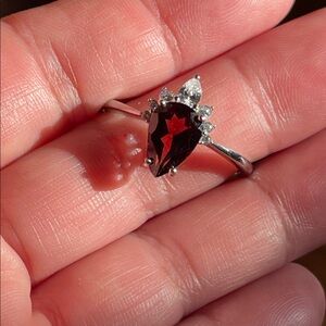 NWT Elegant Natural Red Garnet Pear Shape Gemstone & CZ accents Ring size 9.5